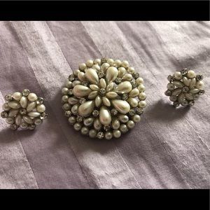 3PCS: Pearl & Rhinestone earrings + pendant